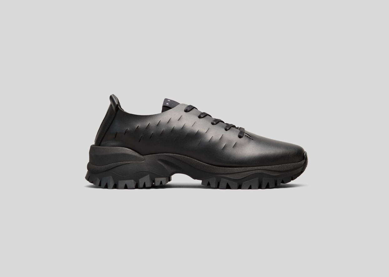 Schwarze Sneaker Damen von VELT | Vegan & urban