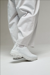 Weiße Sneaker von VELT | Vegan & minimalistisch